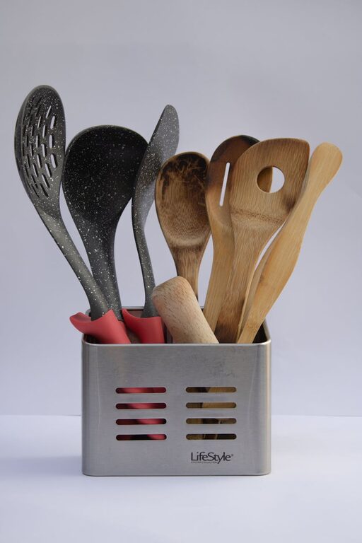 Essential Tools for a Small Kitchen: Maximize Space and Efficiency